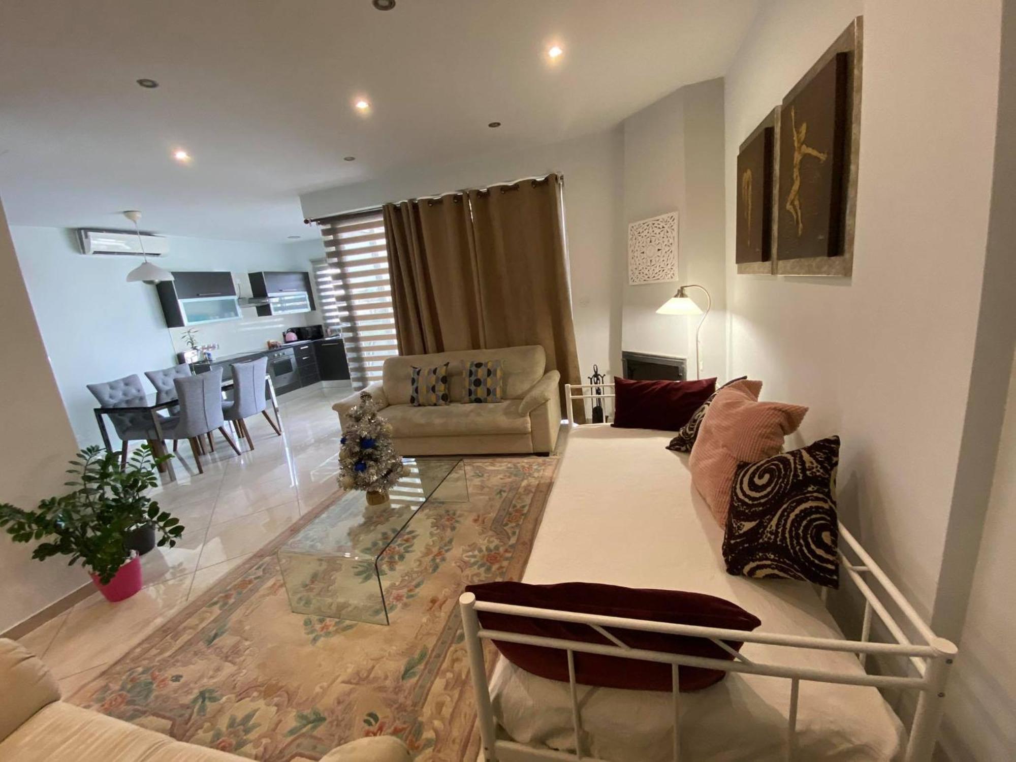 Mesogios House Suites ラルナカ 部屋 写真